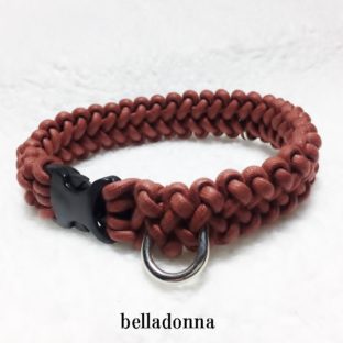 綿ロープ赤茶マクラメ編みの首輪