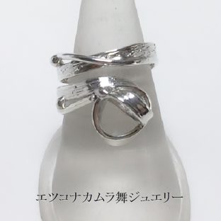 ちょっと変わった結びのリボンのシルバーフリーサイズリングFR74