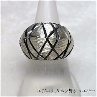 三角トップ溝がいぶしシルバーユニセックスリングR67a