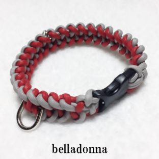 綿ロープ赤とライトグレーのマクラメ編み首輪