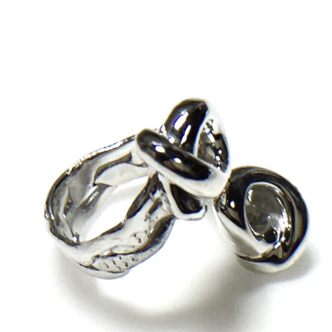 シルバーフリーサイズリング寝かせた状態