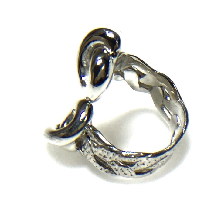 シルバーフリーサイズリング寝かせた状態