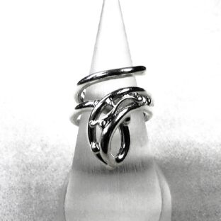 上品さと高級感十分な　シルバーフリーサイズリングFR25