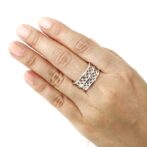 シルバーフリーサイズリングを装着した状態