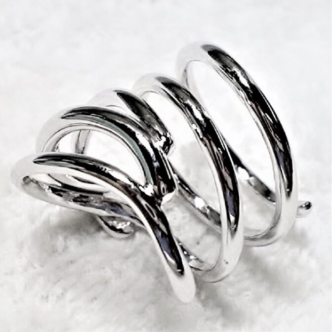 シルバーフリーサイズリング寝かせた状態