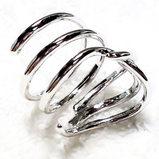 シルバーフリーサイズリング寝かせた状態