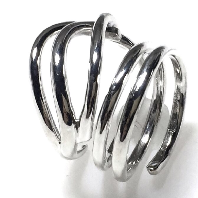 シルバーフリーサイズリング寝かせた状態後ろ向き