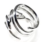 シルバーフリーサイズリング寝かせた状態後ろ向き