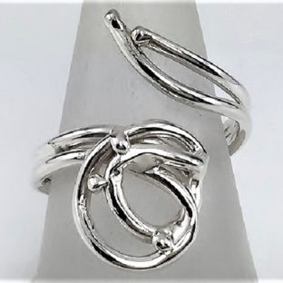 丸みが愛らしい　シルバーフリーサイズリングFR70