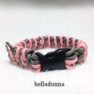 綿ロープピンクとグレーのマクラメ編み首輪