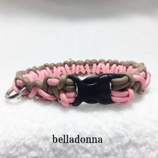 綿ロープライトピンクとライトブラウンのマクラメ編み首輪