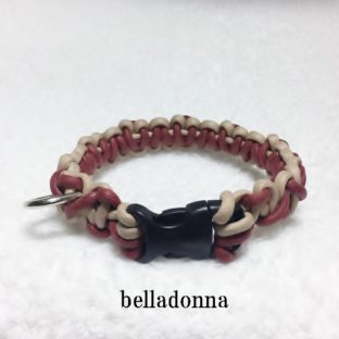 綿ロープ赤茶とライトブラウンのマクラメ編みの首輪