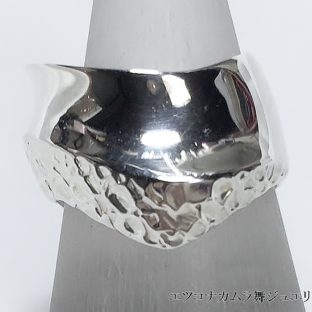 変わりデザインのシルバーデザインリング JE15