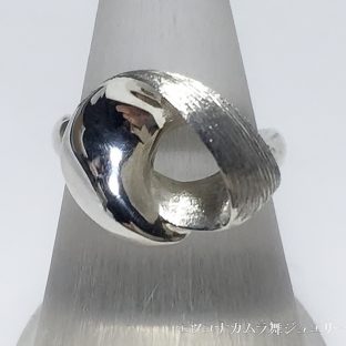 立体的空間デザイン シルバーデザインリング JE25