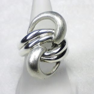 立体デザインの迫力シルバーデザインリングR31