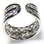 シルバーフリーサイズリング立たせ伏せた状態