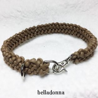 綿ロープモカのマクラメ編みの首輪