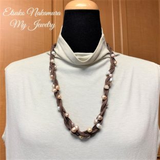 綿ロープに淡水パールロングネックレス
