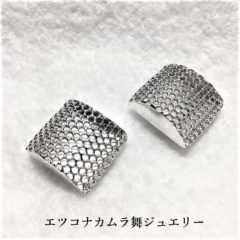 ピアス・イヤリングのお顔引き締め効果