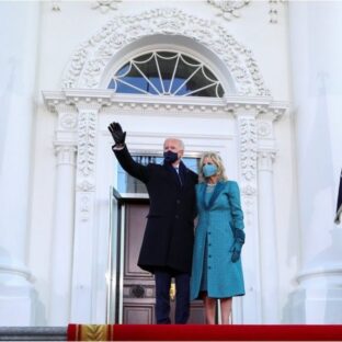 [ジュエリー、ファッション、マスクとのコーディネイト]バイデン夫人のマスクとのコーデ