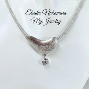 ジュエリーのワンポイントの決めて！