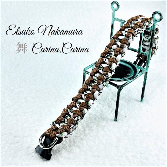 [公式]パラコードマクラメ編みNo53 茶と白＆黒の犬首輪