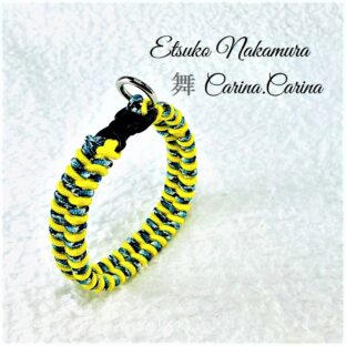 [公式]マクラメ編みNo48イエロー＆青まだら矢羽風犬首輪