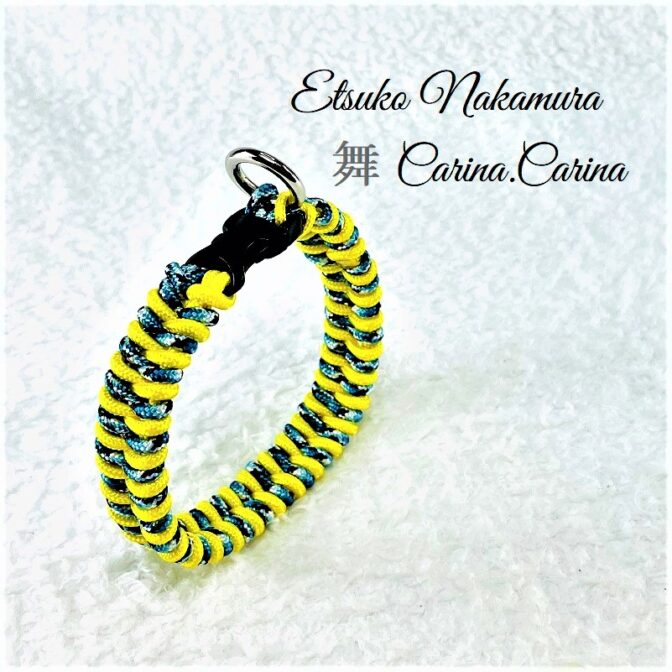 [公式]マクラメ編みNo48イエロー＆青まだら矢羽風犬首輪