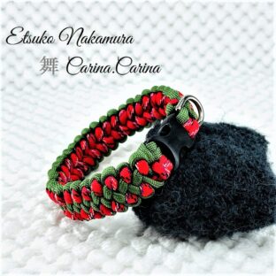 [公式]パラコードマクラメ編みNo57 ダークグリーンとデザートレッドの犬首輪