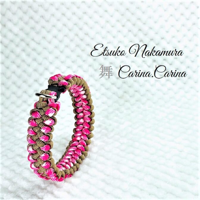 [公式]パラコードマクラメ編みNo67 ホワイト＆ピンクと薄茶色の犬首輪