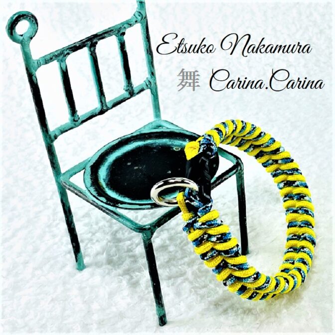 [公式]マクラメ編みNo48イエロー＆青まだら矢羽風犬首輪