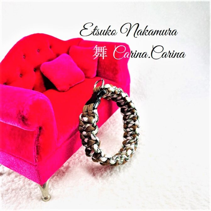 [公式]パラコードマクラメ編みNo53 茶と白＆黒の犬首輪