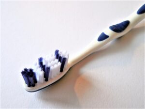 [SV.K18.Pt900リングの汚れ] 石の裏、脂の塊になっていませんか？