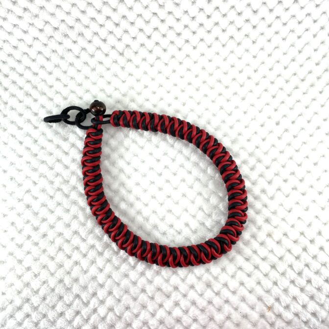 綿100%ロー引きロープNo100　赤と黒のマクラメ編みネック＆チョーカー