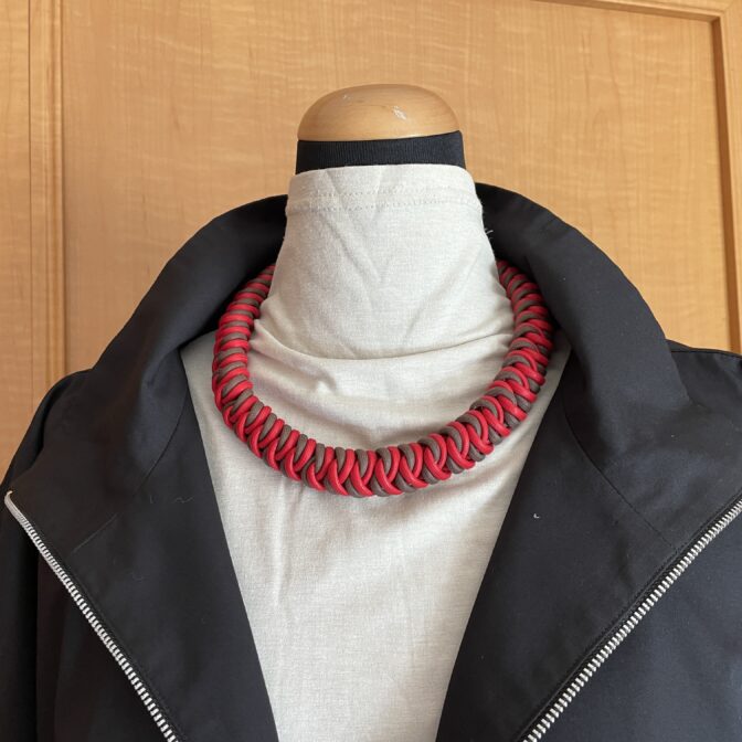 綿100%ロー引きロープNo101　赤とブラウンのマクラメ編みネック＆チョーカー