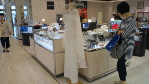 [松屋が合成ダイヤのブランド立ち上げ] 合成ダイヤがさらに公に販売