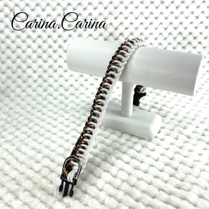 [公式]パラコード＃78No103マクラメ編み白と赤黒まだらの犬猫用首輪