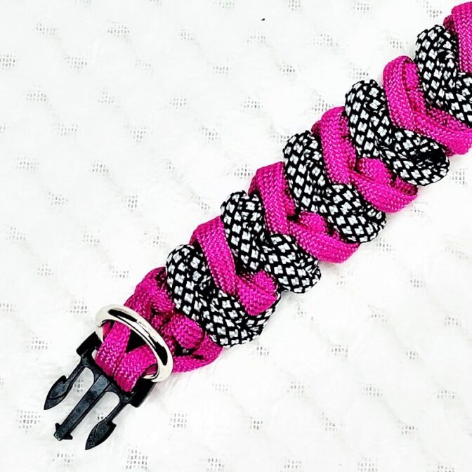 [公式]パラコード＃125No155マクラメ編み白黒ダイヤ柄とローズの小型犬首輪