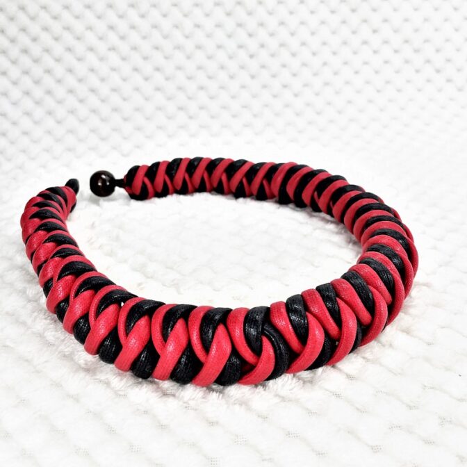 [公式]綿100％ロープでマクラメ編み45ｃｍネック＆チョーカー赤と黒