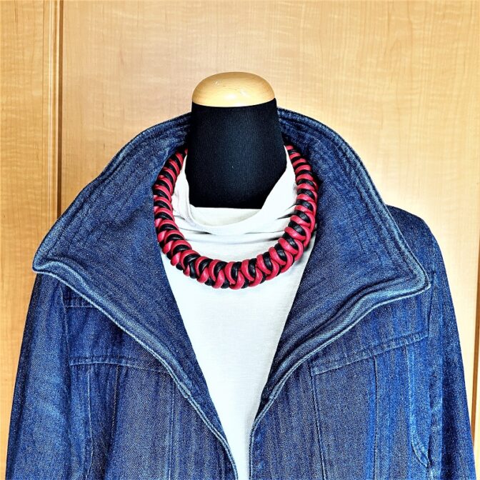 [公式]綿100％ロープでマクラメ編み45ｃｍネック＆チョーカー赤と黒