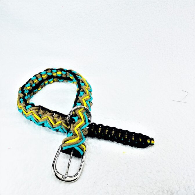 [公式]パラコードマクラメ編み＃130No160イエロー・オーキッドブルー・茶の大型犬首輪