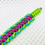 [公式]パラコードマクラメ編み＃136No166 ライトグリーン、オーキッドブルー、ローズ、白黒ダイヤ柄の中型・大型犬首