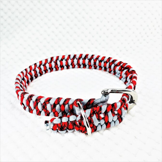 [公式]パラコードマクラメ編み＃143No173赤まだら・ホワイト・ライトグレー大型犬用首輪