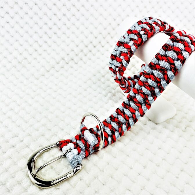 [公式]パラコードマクラメ編み＃143No173赤まだら・ホワイト・ライトグレー大型犬用首輪