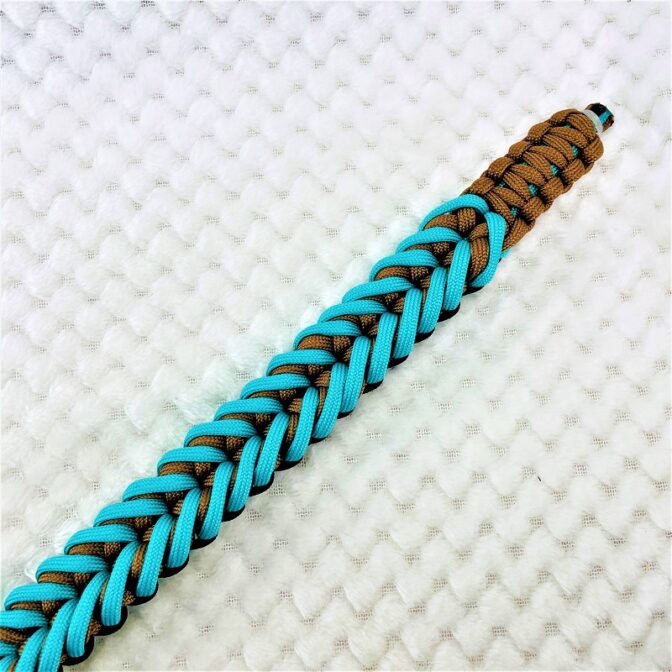 [公式]パラコードマクラメ編み＃147 ターコイズブルー・茶・黒の大、中型犬用首輪No177