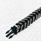[公式]パラコードマクラメ編み＃149 白黒ダイヤ柄・黒の大、中型犬用首輪No179
