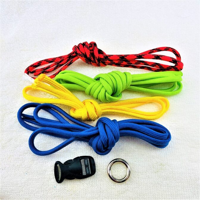 [キット]パラコードでマクラメ編み#155 平結びシリーズカラフル＆キュートNo2の小型犬用首輪No185