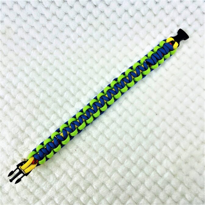 [公式]パラコードでマクラメ編み#155 平結びシリーズカラフル＆キュートNo2の小型犬用首輪No185