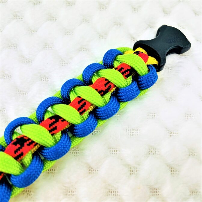 [公式]パラコードでマクラメ編み#155 平結びシリーズカラフル＆キュートNo2の小型犬用首輪No185