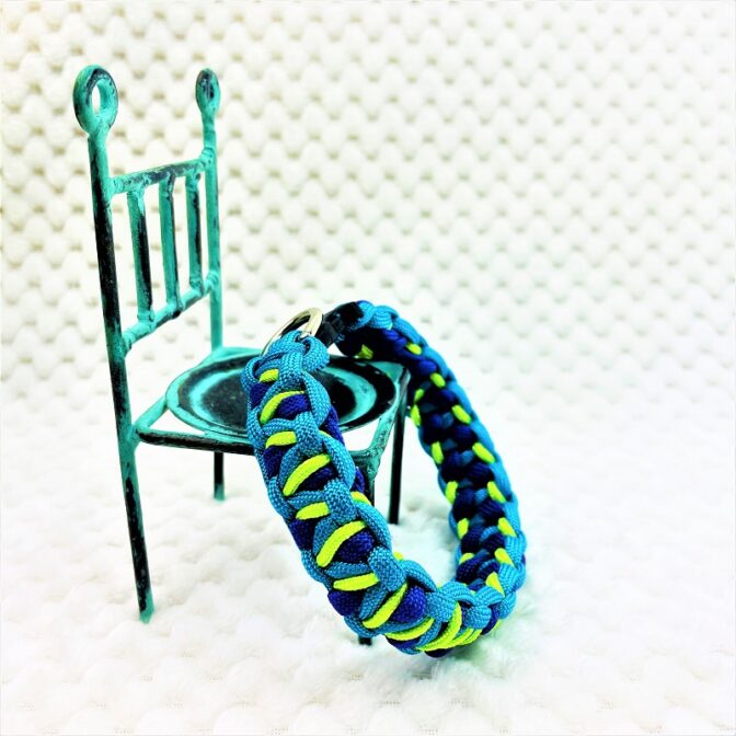 [公式]パラコードでマクラメ編み#156 平結びシリーズカラフル＆キュートNo3の小型犬用首輪No186